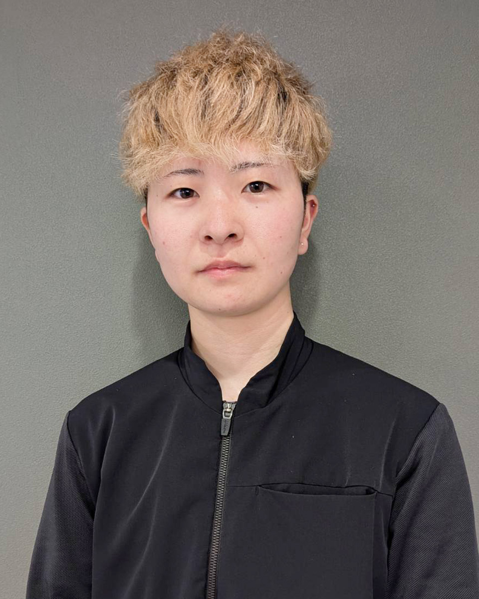 インストラクター 鈴木 双葉